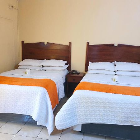 The Palace Guest House Harare Exterior photo