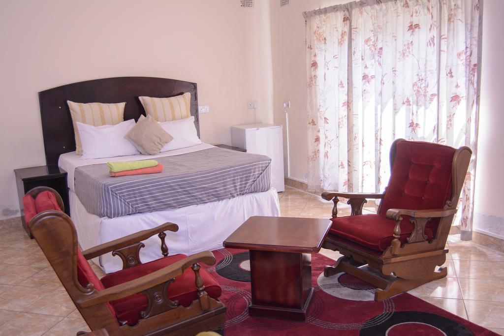 The Palace Guest House Harare Exterior photo