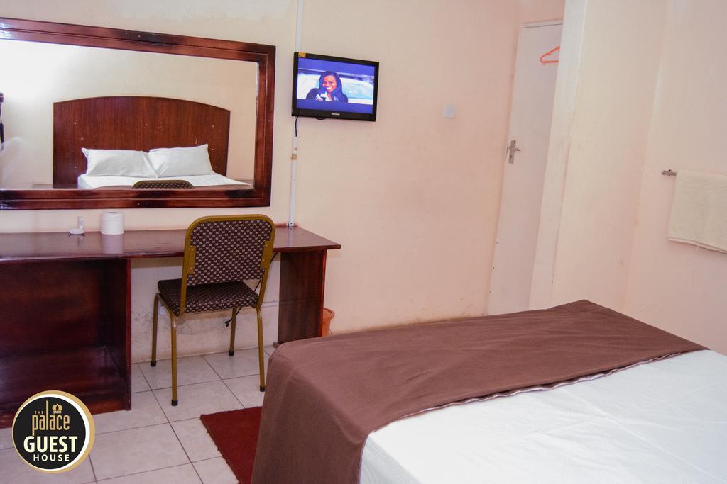 The Palace Guest House Harare Exterior photo
